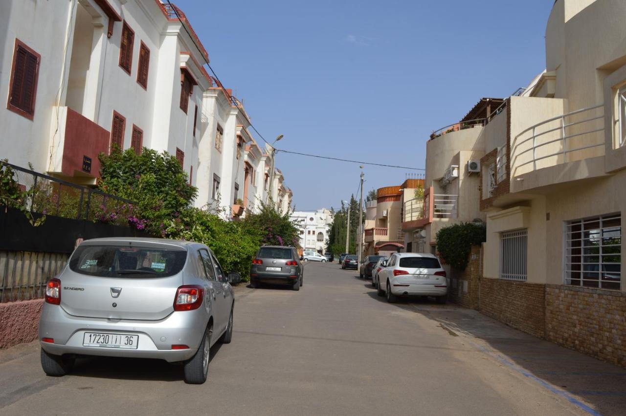Appartement Ideal Riad Al Salam A 8 Minutes De La Plage Du Centre Ville,Wifi Et Parking Gratuits アガディール エクステリア 写真